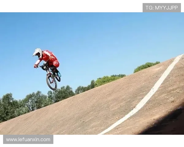 上海极限运动队在世界攀岩锦标赛中的辉煌突破与奋斗历程回顾