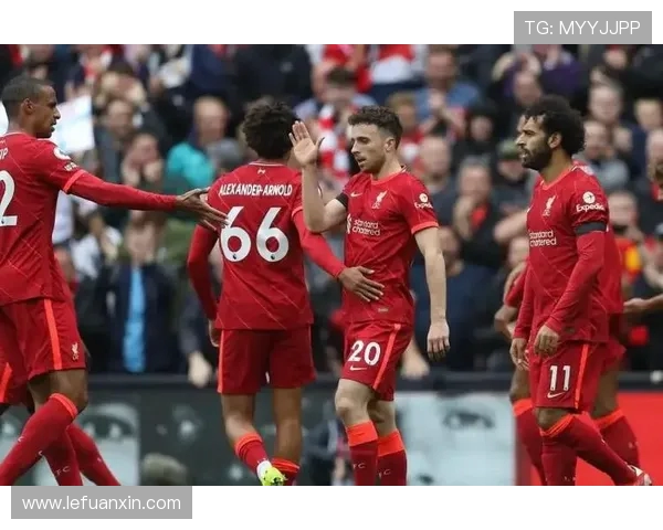 全球总决赛回顾：FPX团队协作的精彩表现与战术分析